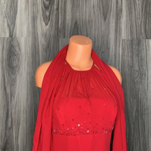 Red Dress - Picture 2 of 7